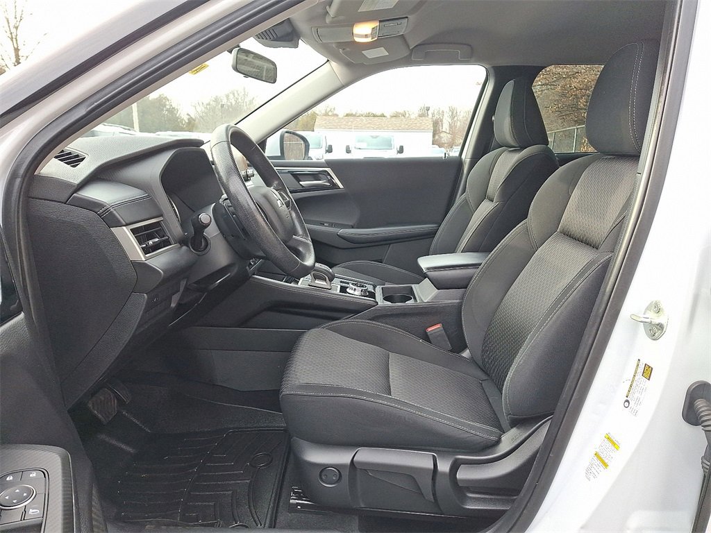 Used 2022 Mitsubishi Outlander ES image 14