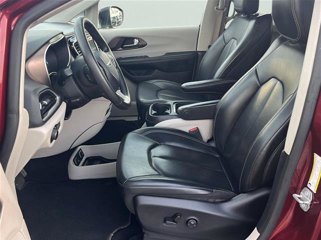 Used 2021 Chrysler Voyager Lxi FWD image 10