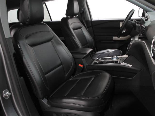 Certified 2022 Ford Explorer XLT w/ Equipment Group 202A image 19