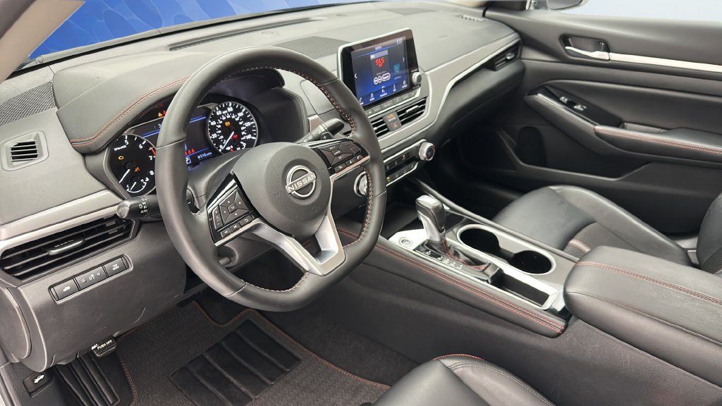 Used 2025 Nissan Altima 2.5 SR FWD image 12