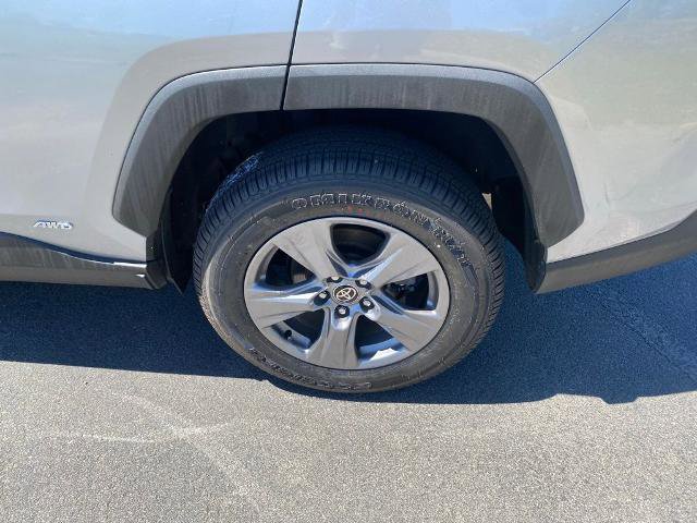 Used 2022 Toyota RAV4 XLE AWD/4WD image 31