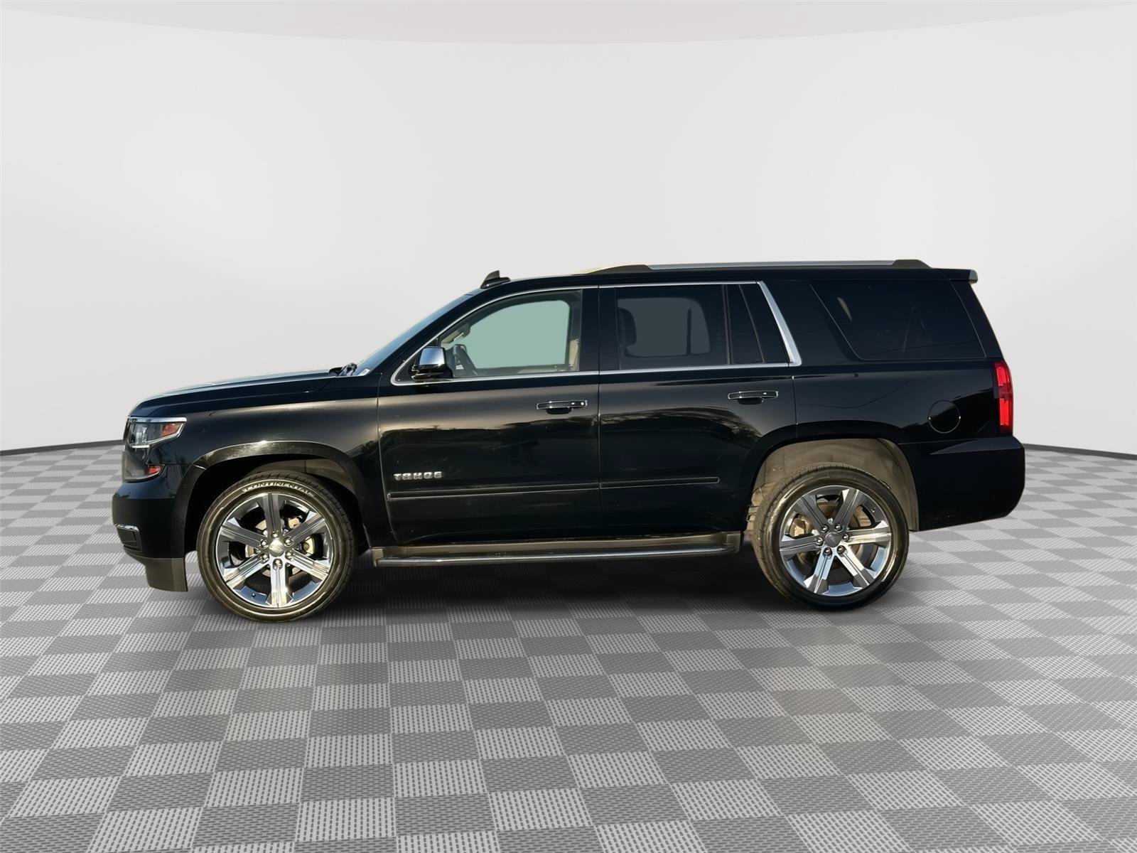 Used 2017 Chevrolet Tahoe Premier AWD/4WD image 2