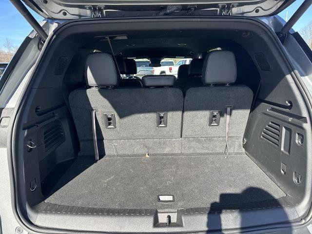 Used 2025 Chevrolet Traverse LT w/ Midnight/Sport Edition image 11