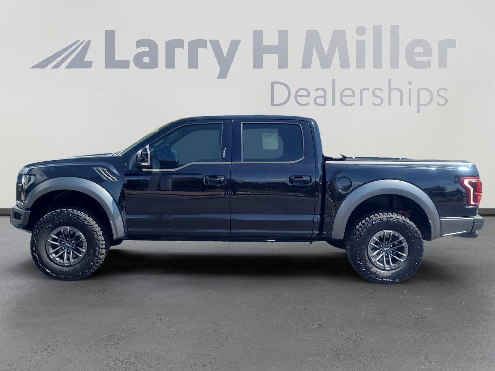 Certified 2019 Ford F150 Raptor w/ Equipment Group 802A Luxury AWD/4WD image 2