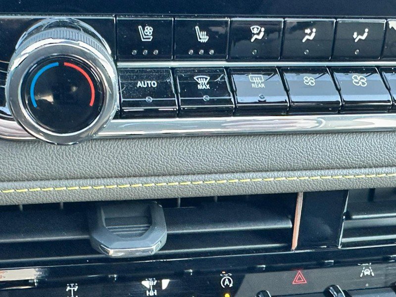 Used 2025 Chevrolet Colorado ZR2 w/ Technology Package image 23