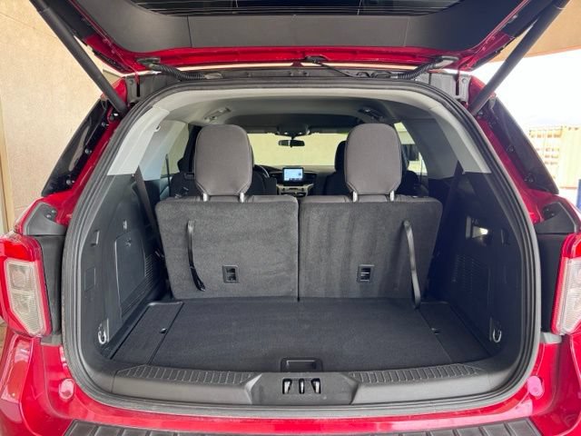 Certified 2024 Ford Explorer XLT RWD image 23