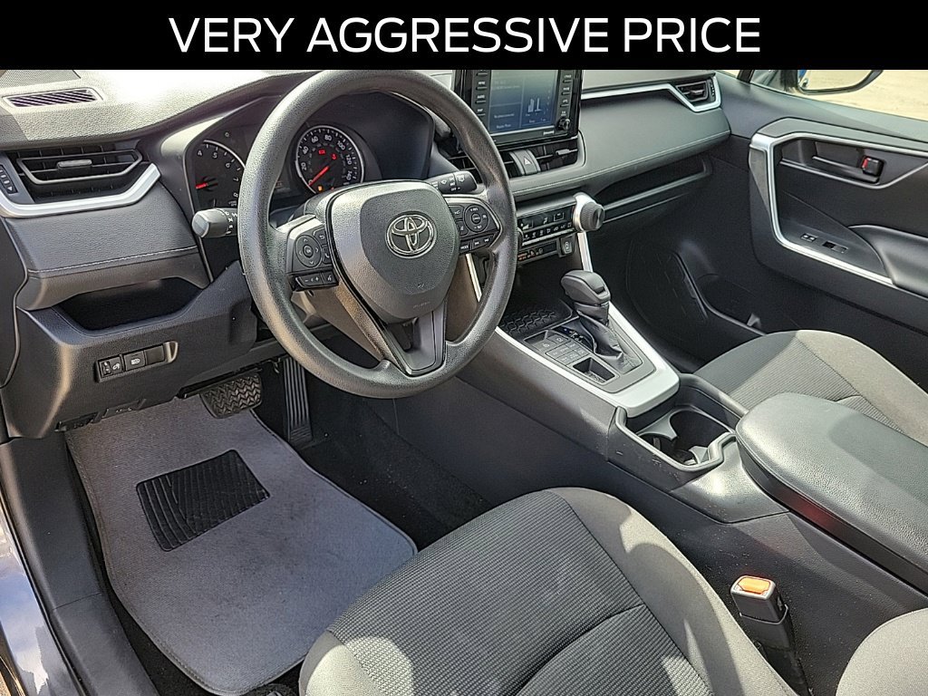 Used 2021 Toyota RAV4 LE AWD/4WD image 18