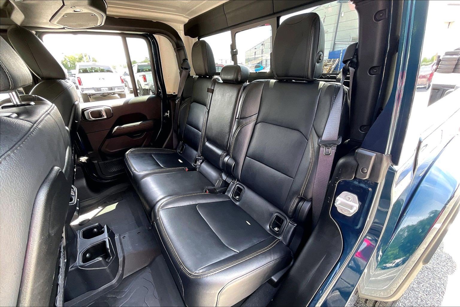 Used 2025 Jeep Gladiator Sport w/ Premium Package AWD/4WD image 26