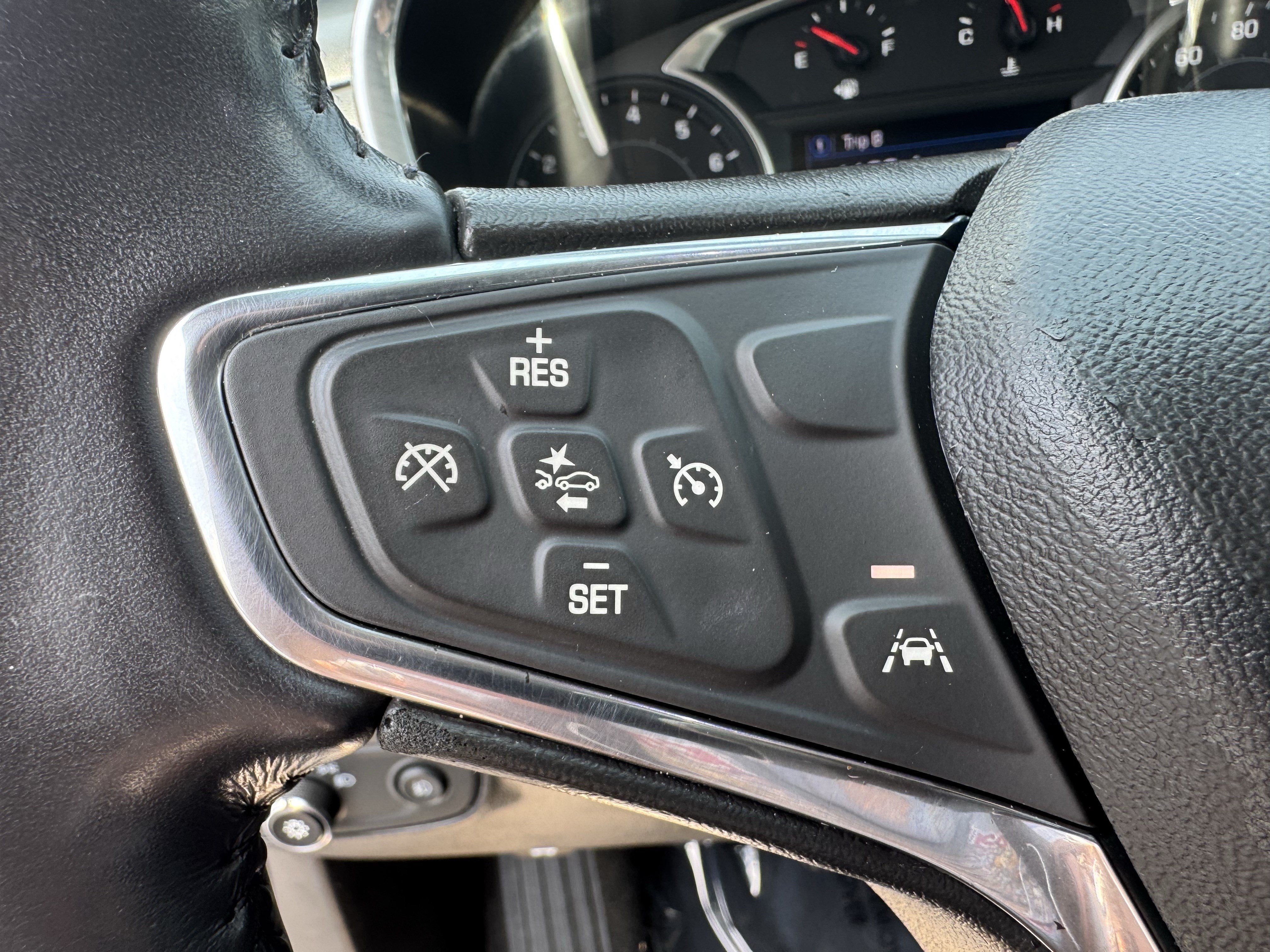 Used 2020 Chevrolet Equinox LT FWD image 31