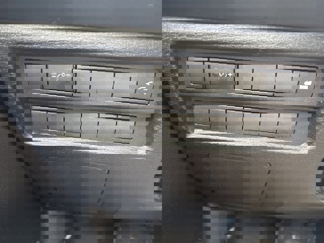 Used 2024 Mitsubishi Outlander AWD image 25