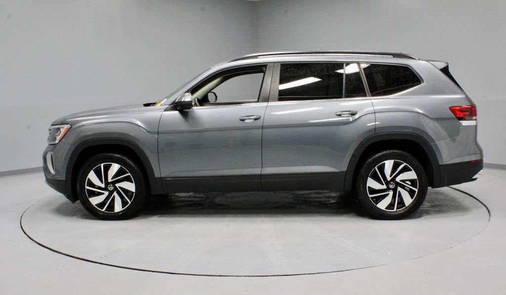 Used 2024 Volkswagen Atlas SE AWD/4WD image 9