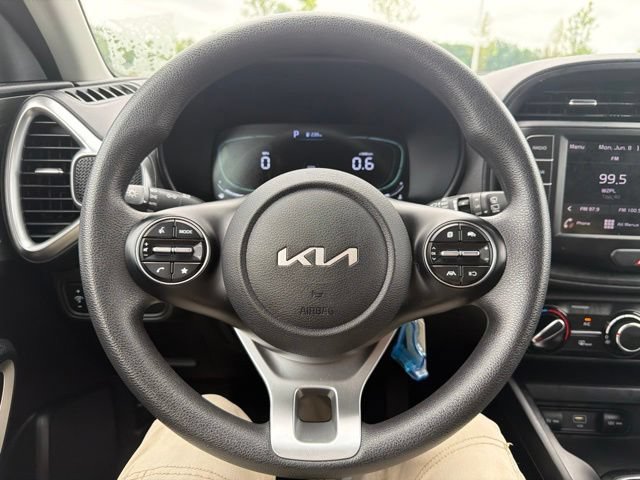 Used 2024 Kia Soul LX w/ Option Group 015 FWD image 25
