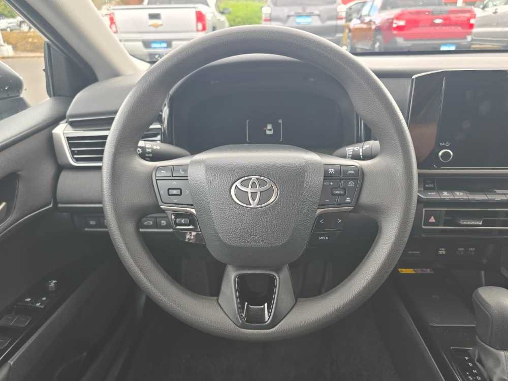 Used 2025 Toyota Camry LE FWD image 11