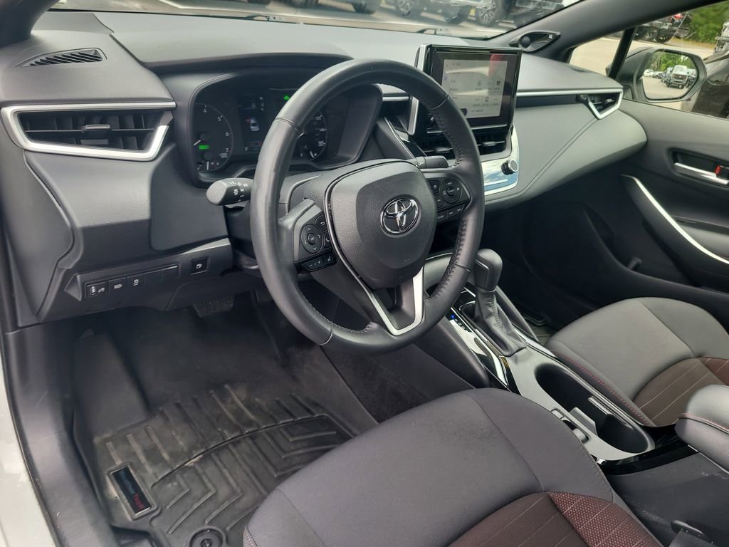 Used 2024 Toyota Corolla SE w/ Convenience Package FWD image 16