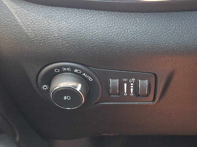 Used 2022 Jeep Compass Limited AWD/4WD image 24