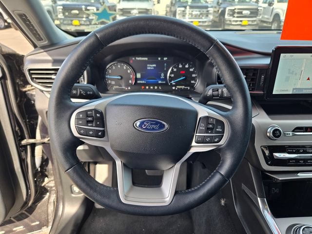 Certified 2022 Ford Explorer XLT w/ Equipment Group 202A AWD/4WD image 20