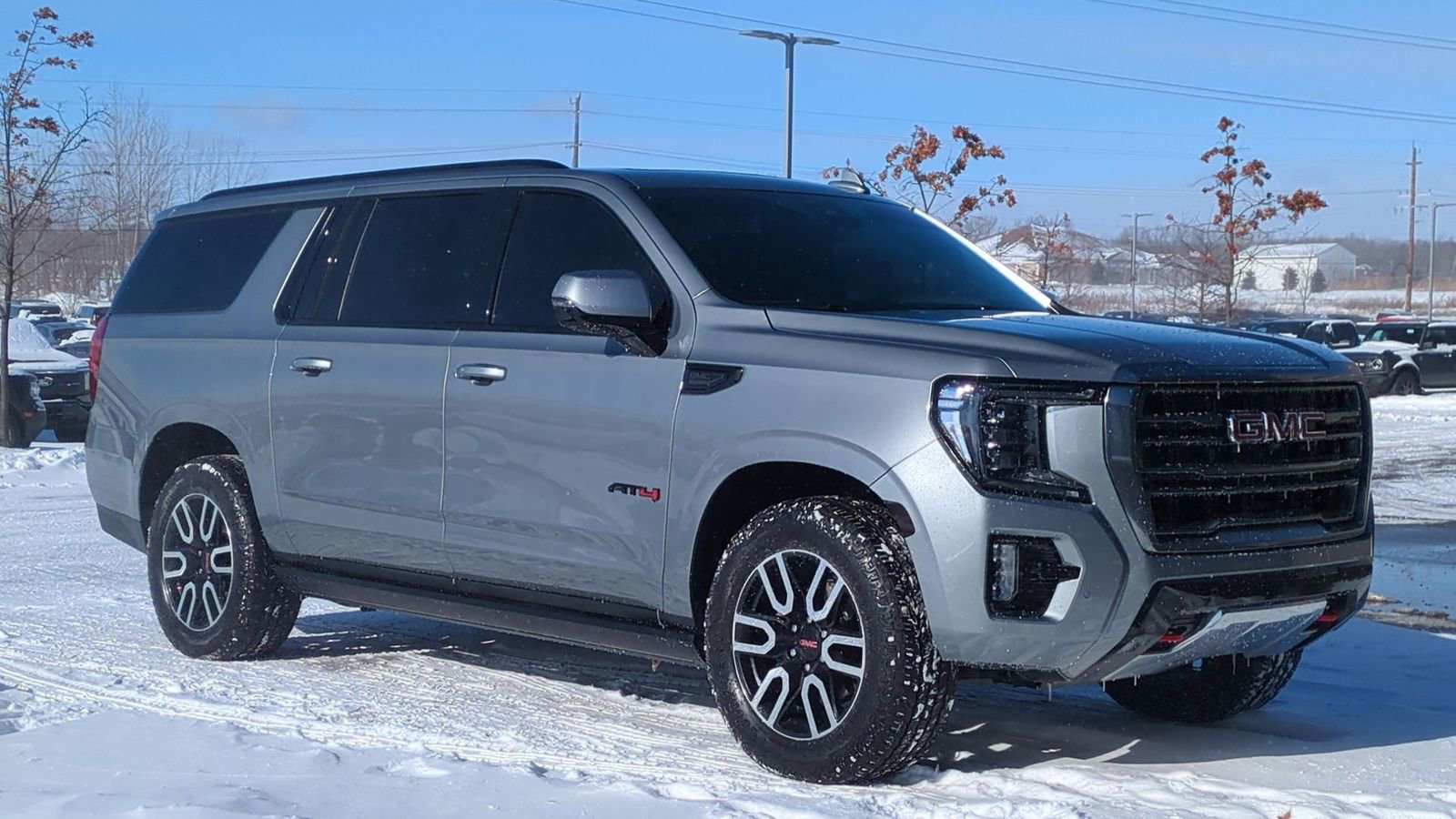Used 2023 GMC Yukon XL AT4 w/ AT4 Premium Package image 9