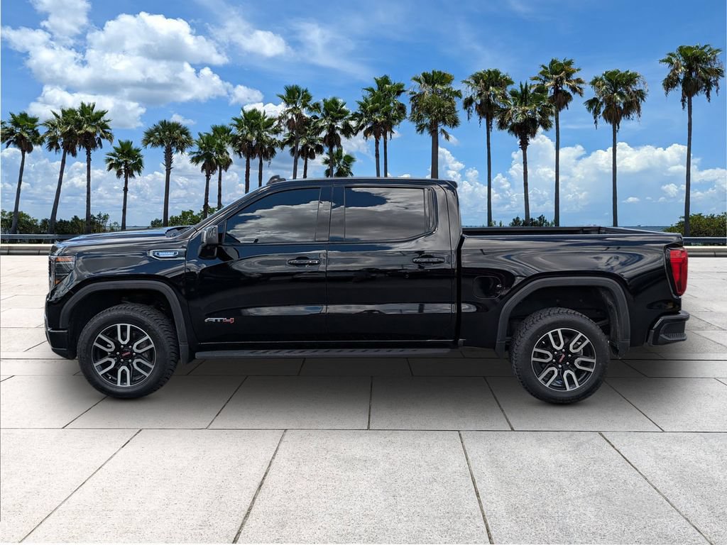 Used 2022 GMC Sierra 1500 AT4 w/ AT4 Premium Package AWD/4WD image 4