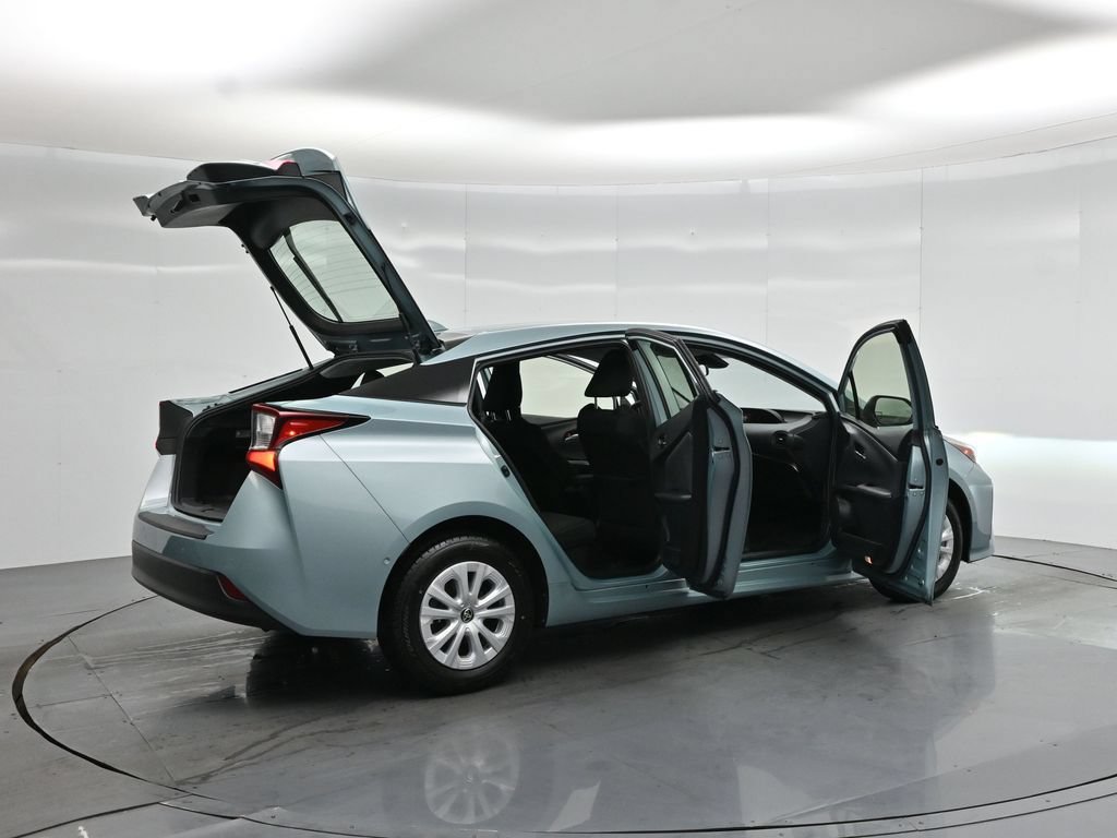 Used 2021 Toyota Prius LE FWD image 6