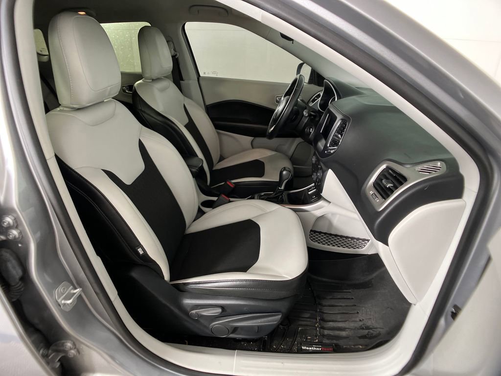 Used 2019 Jeep Compass Latitude image 11