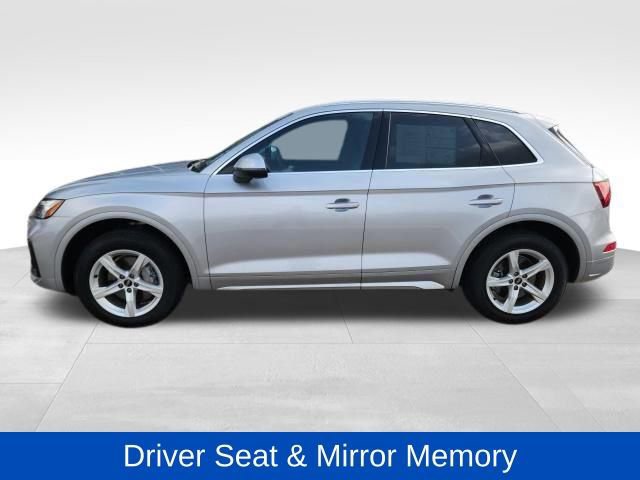 Used 2023 Audi Q5 2.0T Premium w/ Convenience Package image 2
