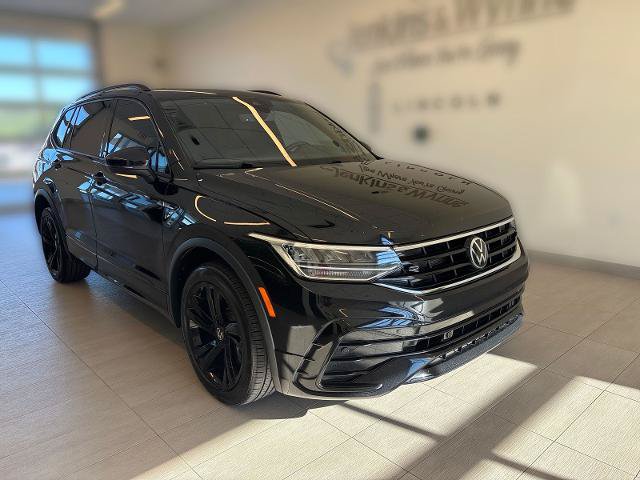 Used 2024 Volkswagen Tiguan SE R-Line FWD image 4