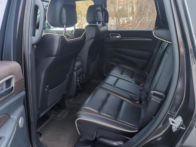 Used 2017 Jeep Grand Cherokee Overland image 13