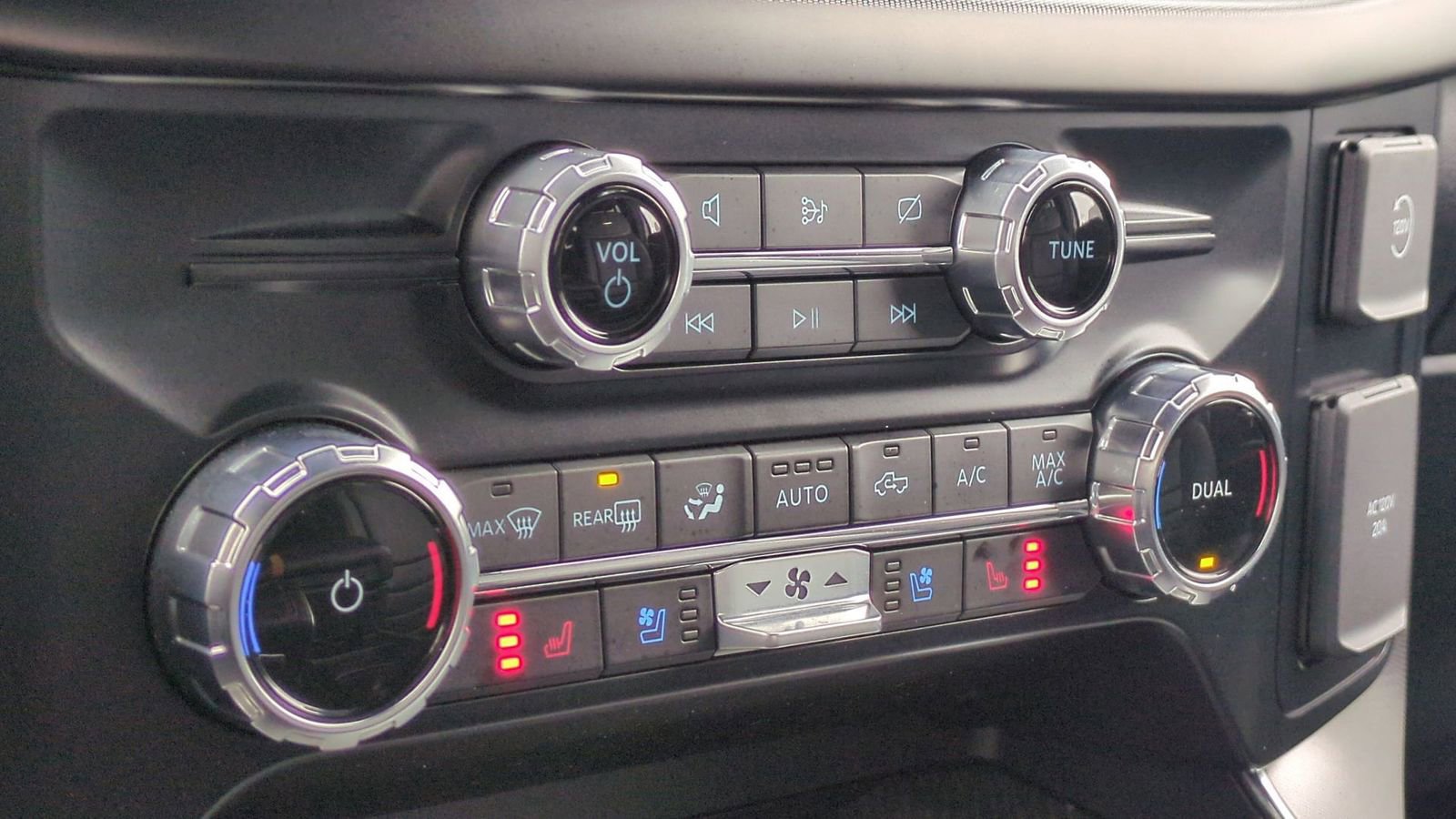 Certified 2023 Ford F150 Platinum w/ Equipment Group 701A High image 34