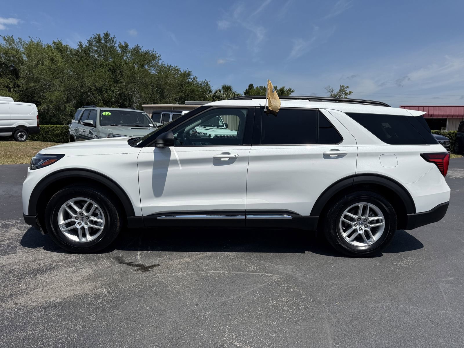 Certified 2025 Ford Explorer Active RWD image 7