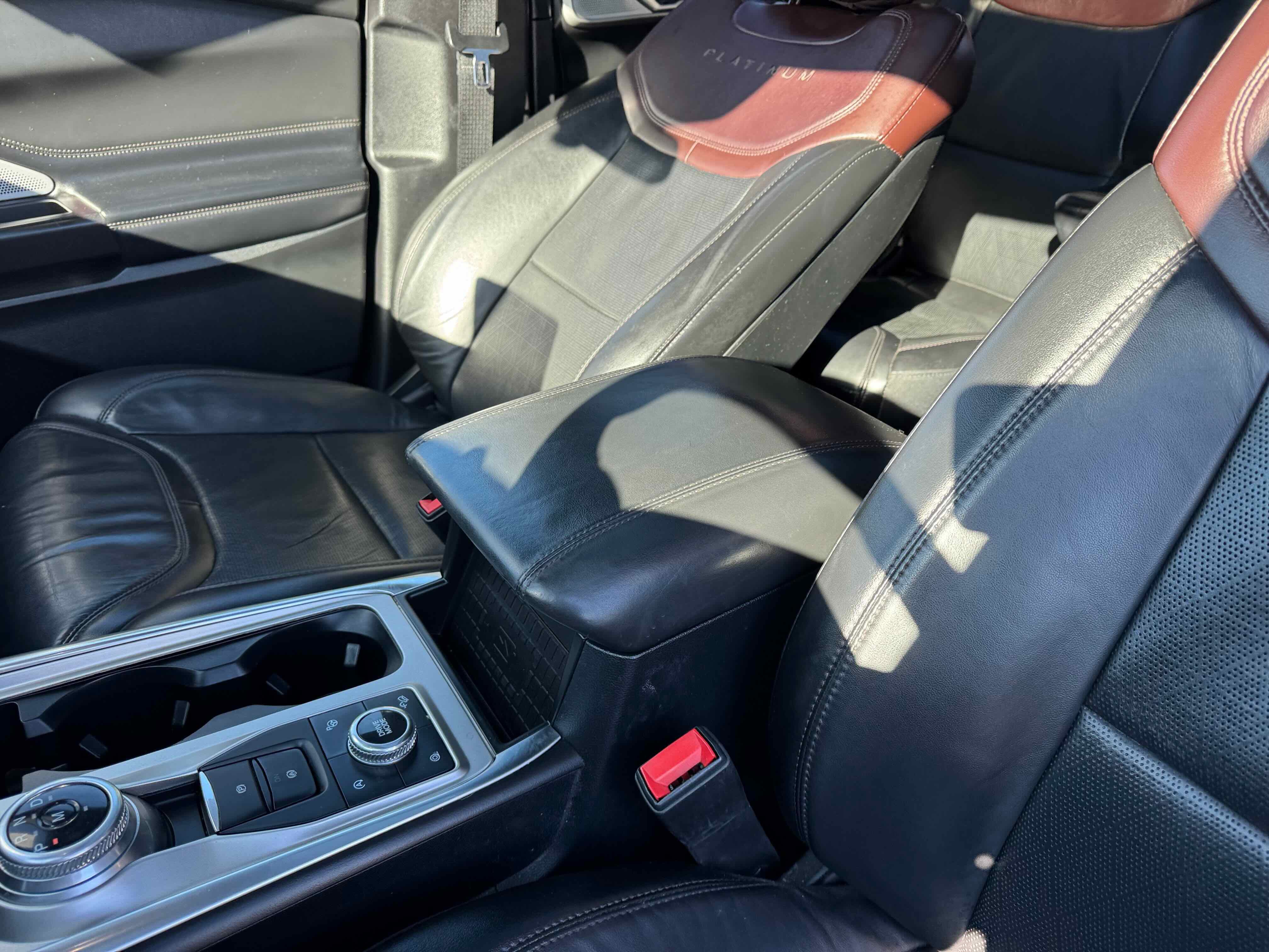 Certified 2020 Ford Explorer Platinum w/ Premium Technology Package image 27