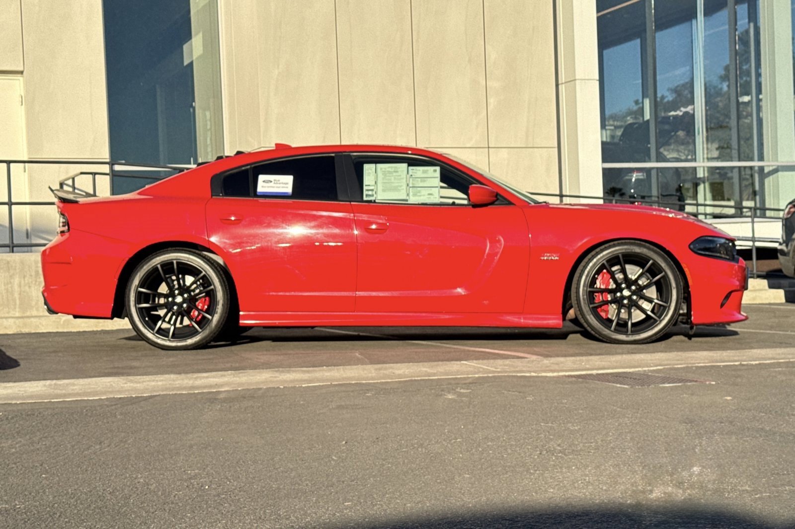 Used 2022 Dodge Charger Scat Pack w/ Dynamics Package image 2