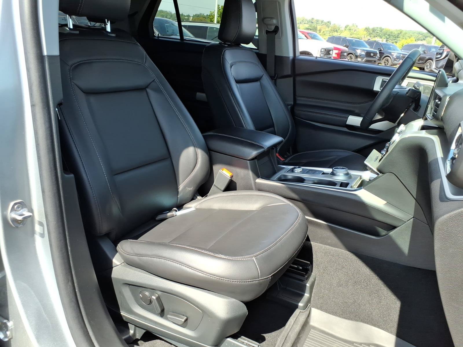 Certified 2023 Ford Explorer XLT w/ Equipment Group 202A AWD/4WD image 8