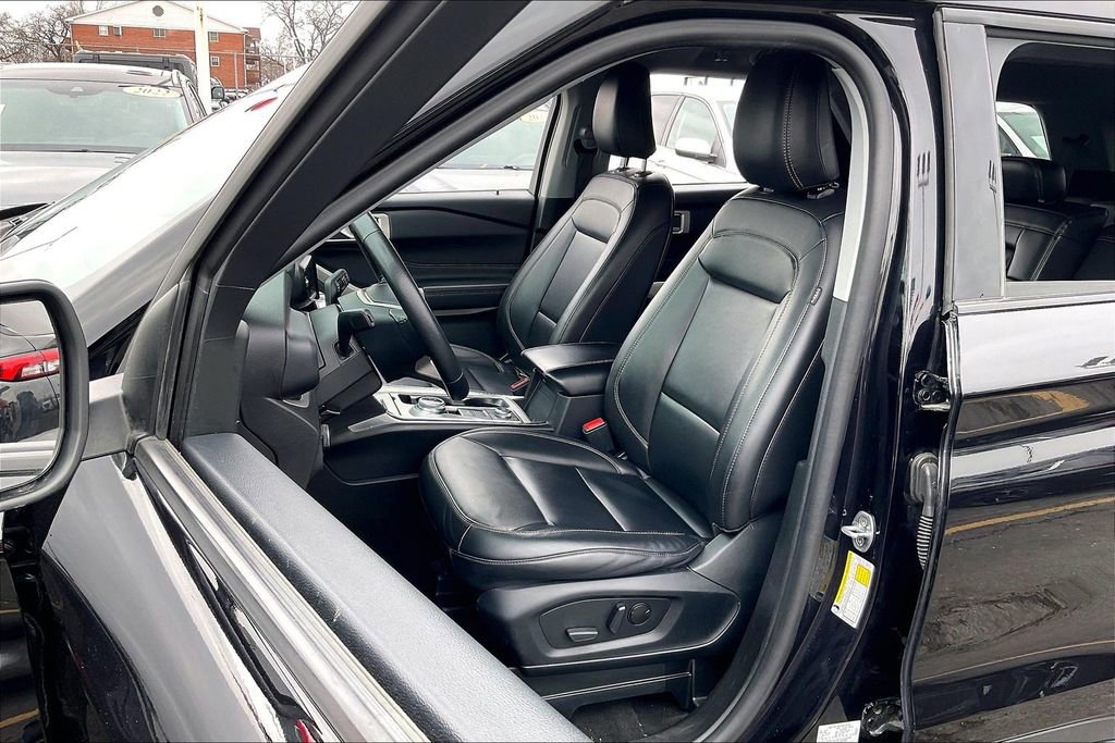 Certified 2024 Ford Explorer XLT w/ Equipment Group 202A image 22