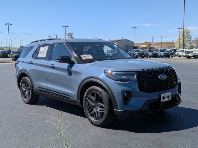 Certified 2025 Ford Explorer ST AWD/4WD image 1