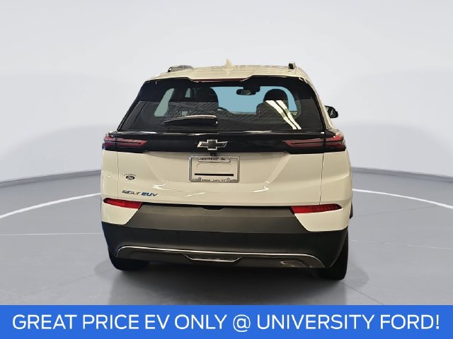 Used 2023 Chevrolet Bolt EUV LT w/ Convenience Package FWD image 4