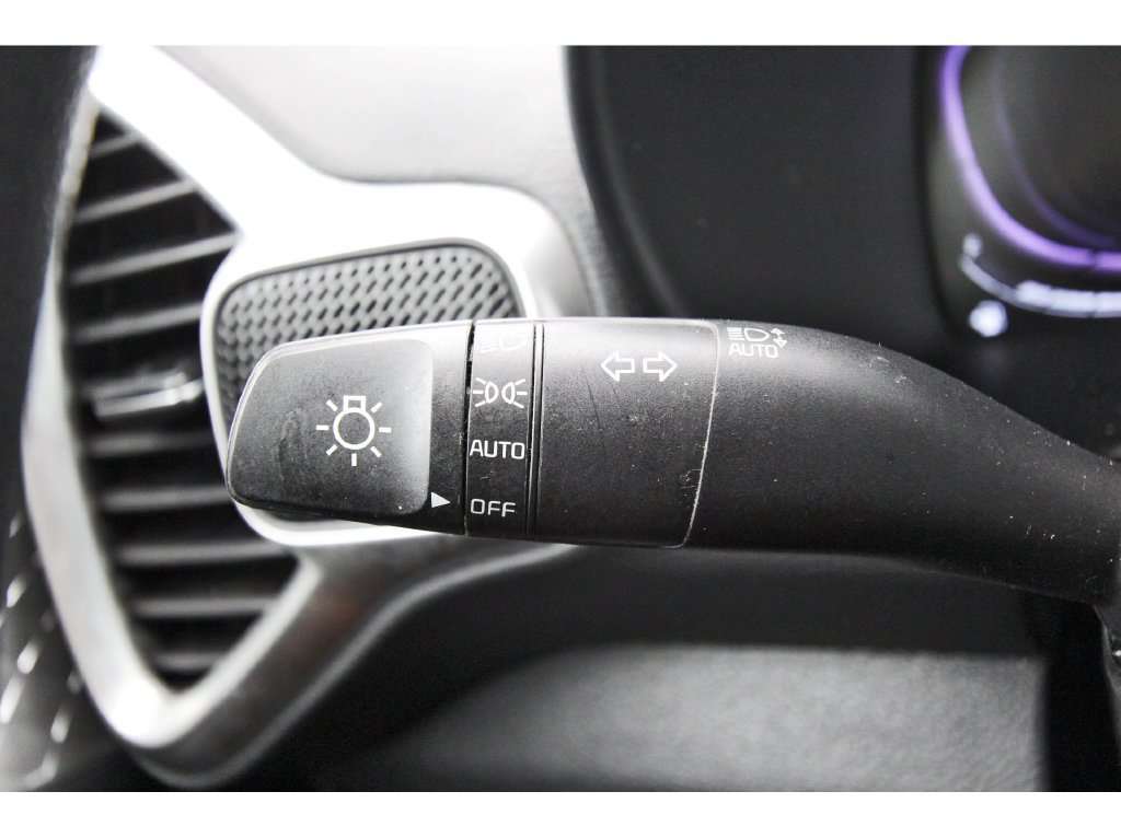 Used 2025 Kia Soul LX w/ LX Technology Package FWD image 17