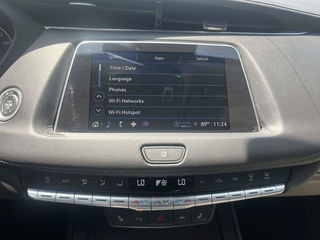 Used 2023 Cadillac XT4 Luxury w/ Cold Weather Package FWD image 30