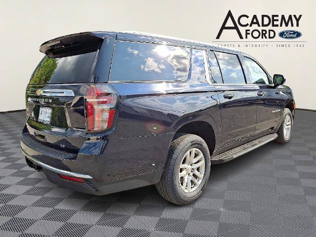 Used 2022 Chevrolet Suburban LT AWD/4WD image 6