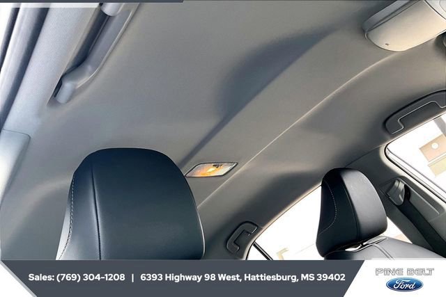 Used 2024 Toyota Camry SE image 16