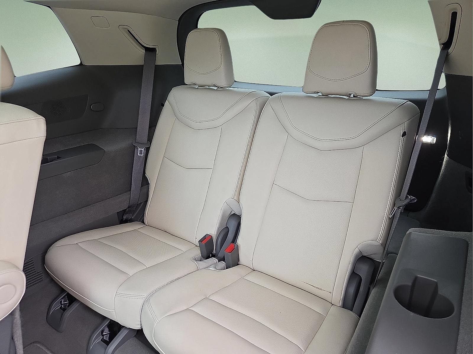 Used 2023 Cadillac XT6 Premium Luxury w/ Technology Package FWD image 10