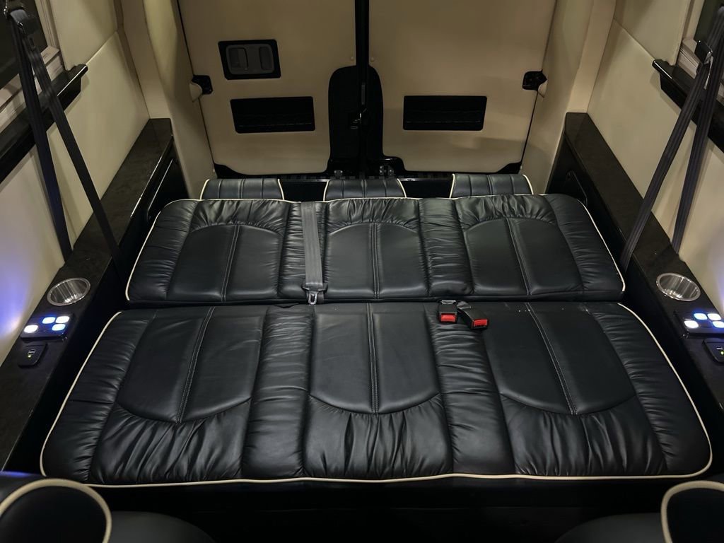 Used 2017 Mercedes-Benz Sprinter 2500 image 28