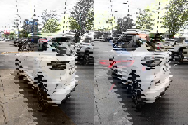 Certified 2025 Ford Escape ST-Line Elite image 2