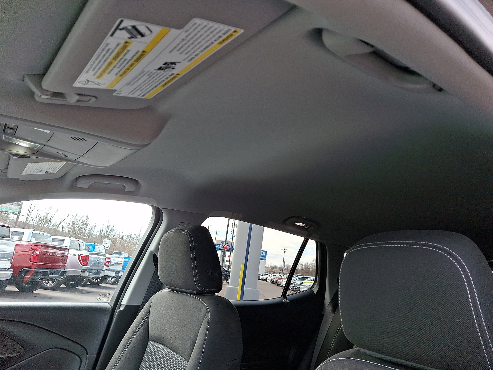 Used 2023 GMC Terrain SLE w/ Driver Convenience Package image 21