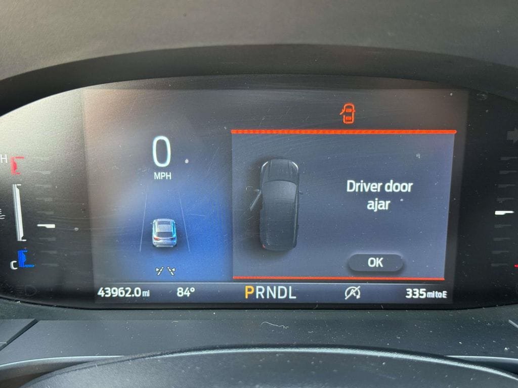 Certified 2025 Ford Escape ST-Line Select AWD/4WD image 14