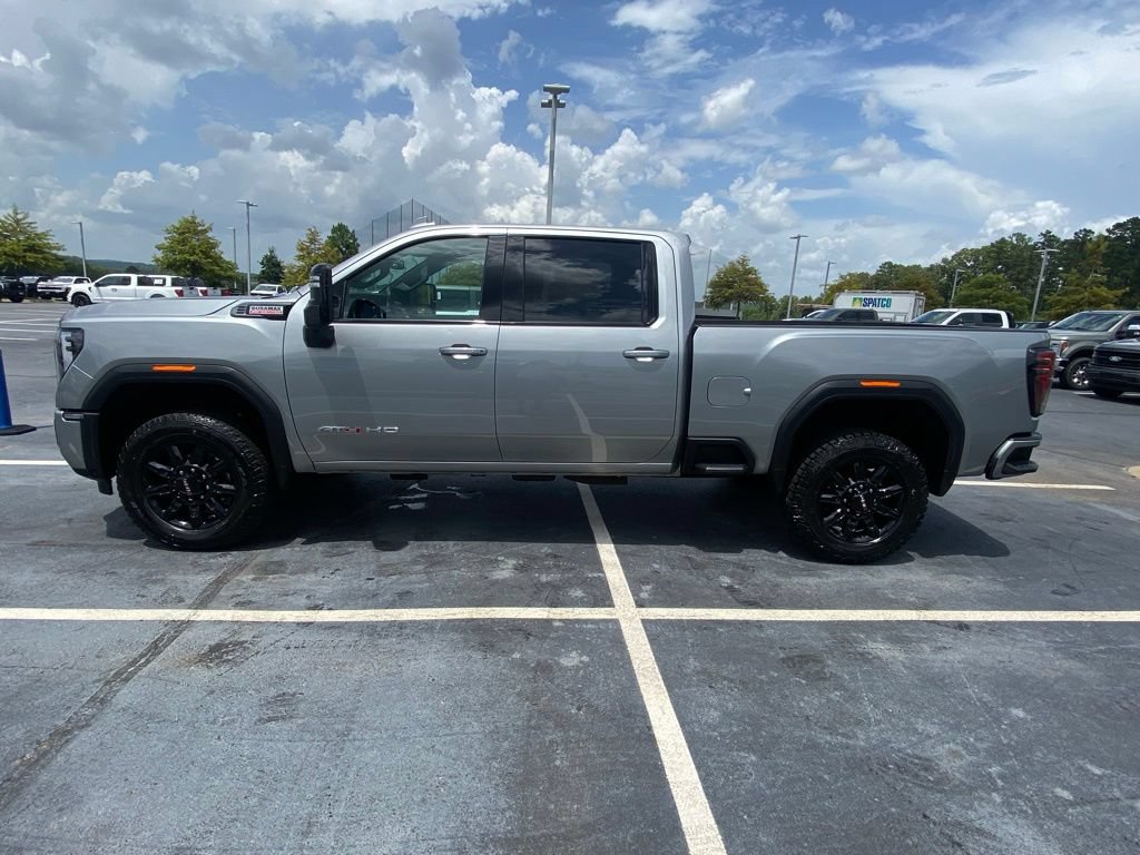 Used 2025 GMC Sierra 2500 AT4 AWD/4WD image 4