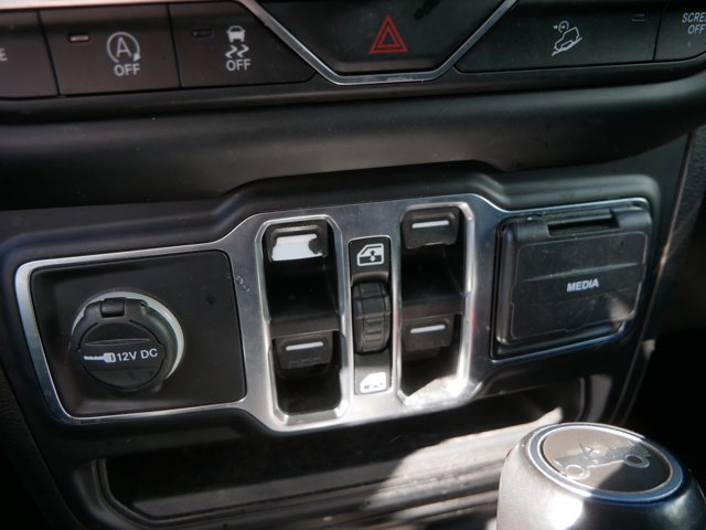 Used 2020 Jeep Wrangler Unlimited Sahara AWD/4WD image 24