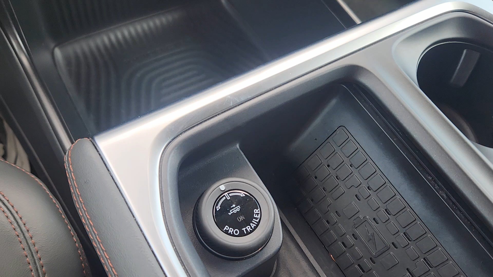 Certified 2025 Ford Expedition Active AWD/4WD image 17