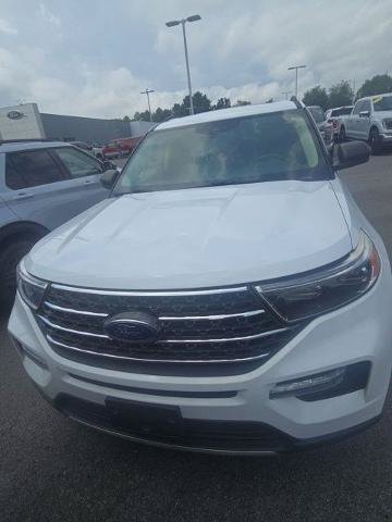 Certified 2021 Ford Explorer XLT w/ Equipment Group 202A AWD/4WD image 4