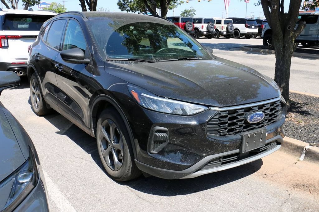 Certified 2025 Ford Escape ST-Line FWD image 4