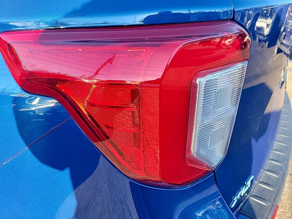 Certified 2023 Ford Explorer XLT w/ Class IV Trailer Tow Package image 34
